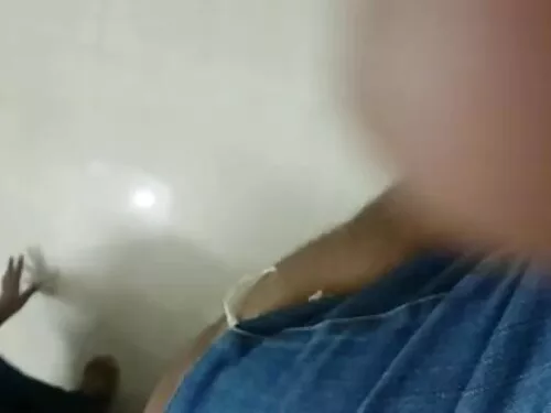 સેક્સી તેલવાળી શ્યામ ...